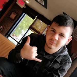 Meet your Posher, Efe